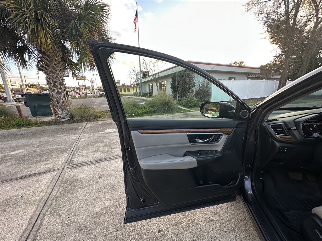 2017 Honda CR-V - $17,995