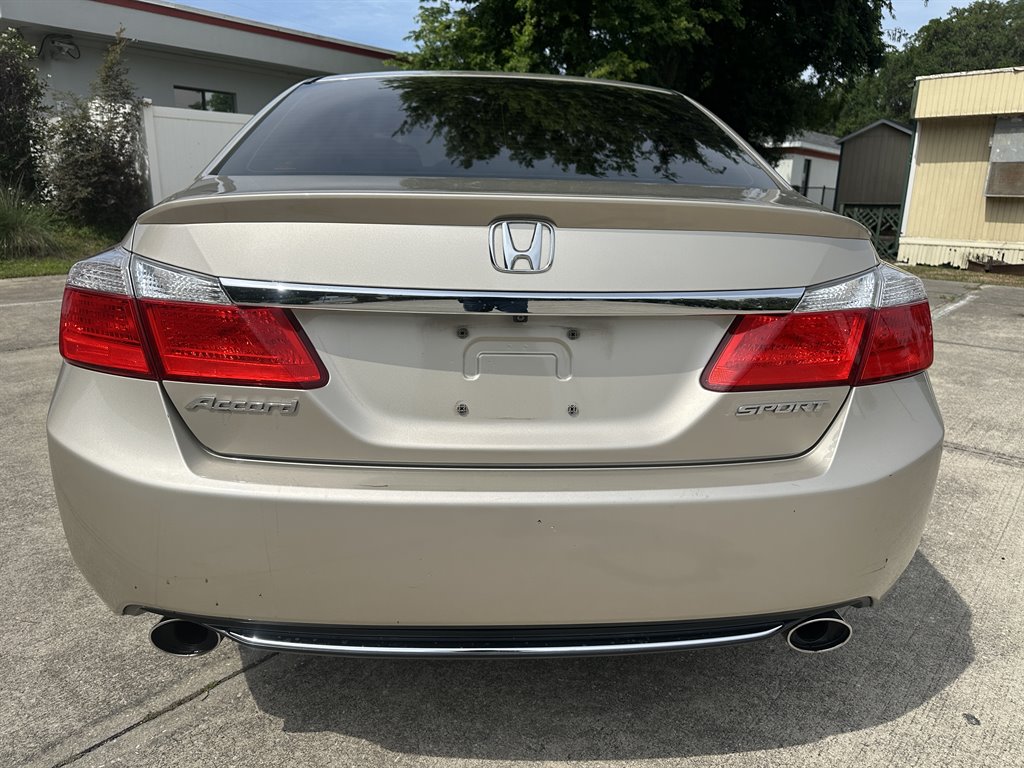 2015 Honda Accord - $15,998
