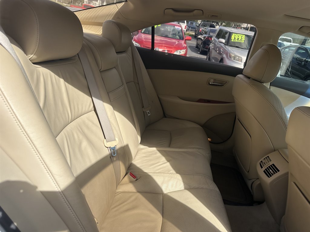 2009 Lexus ES - $10,995