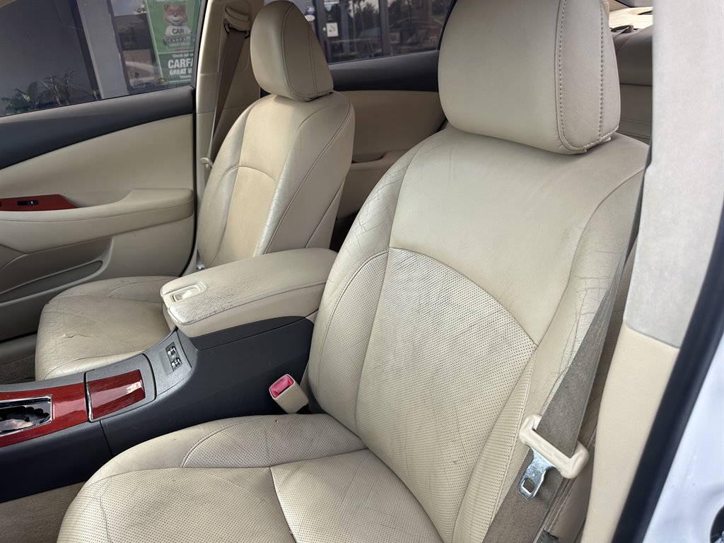 2009 Lexus ES - $10,995
