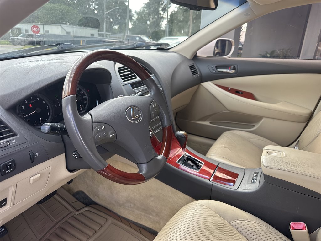 2009 Lexus ES - $10,995