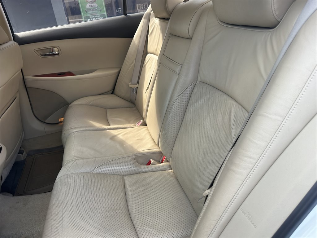 2009 Lexus ES - $10,995