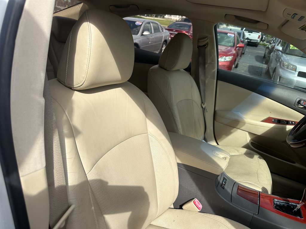 2009 Lexus ES - $10,995