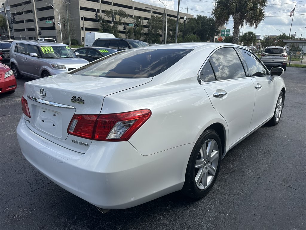 2009 Lexus ES - $10,995