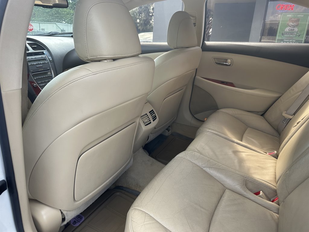 2009 Lexus ES - $10,995