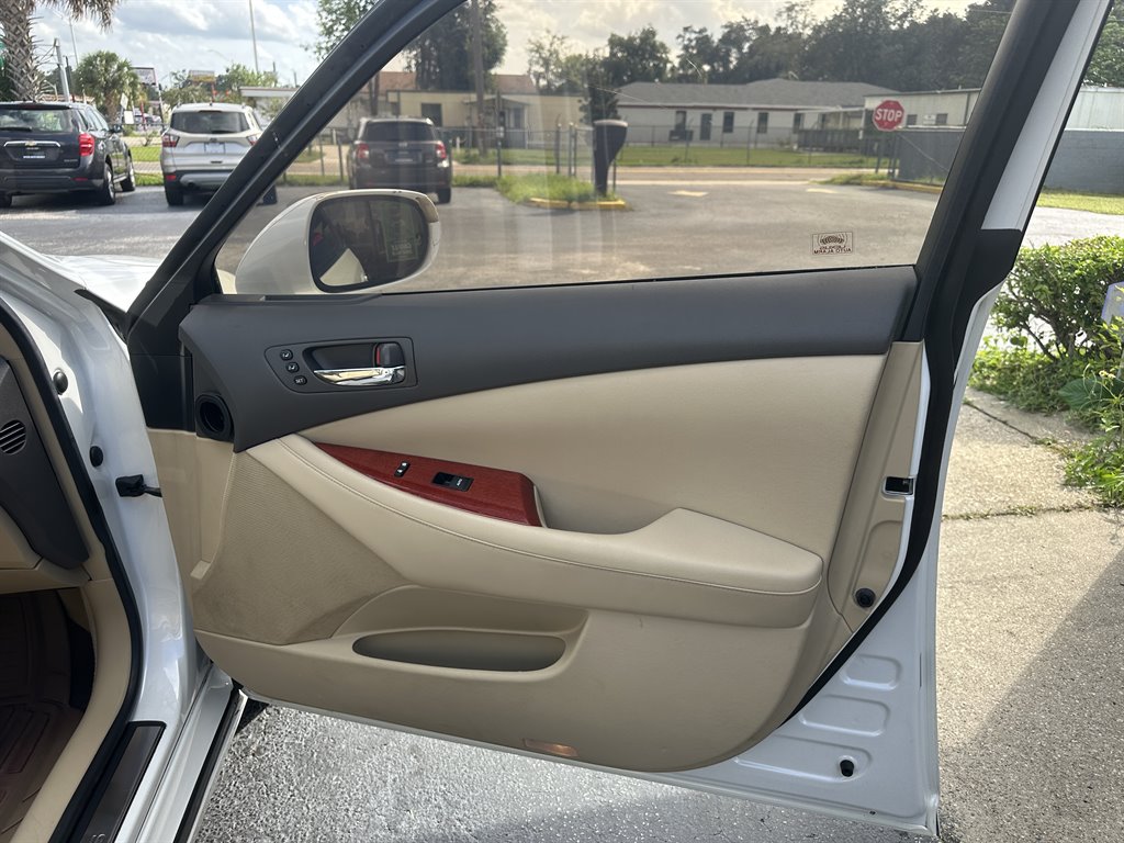 2009 Lexus ES - $10,995