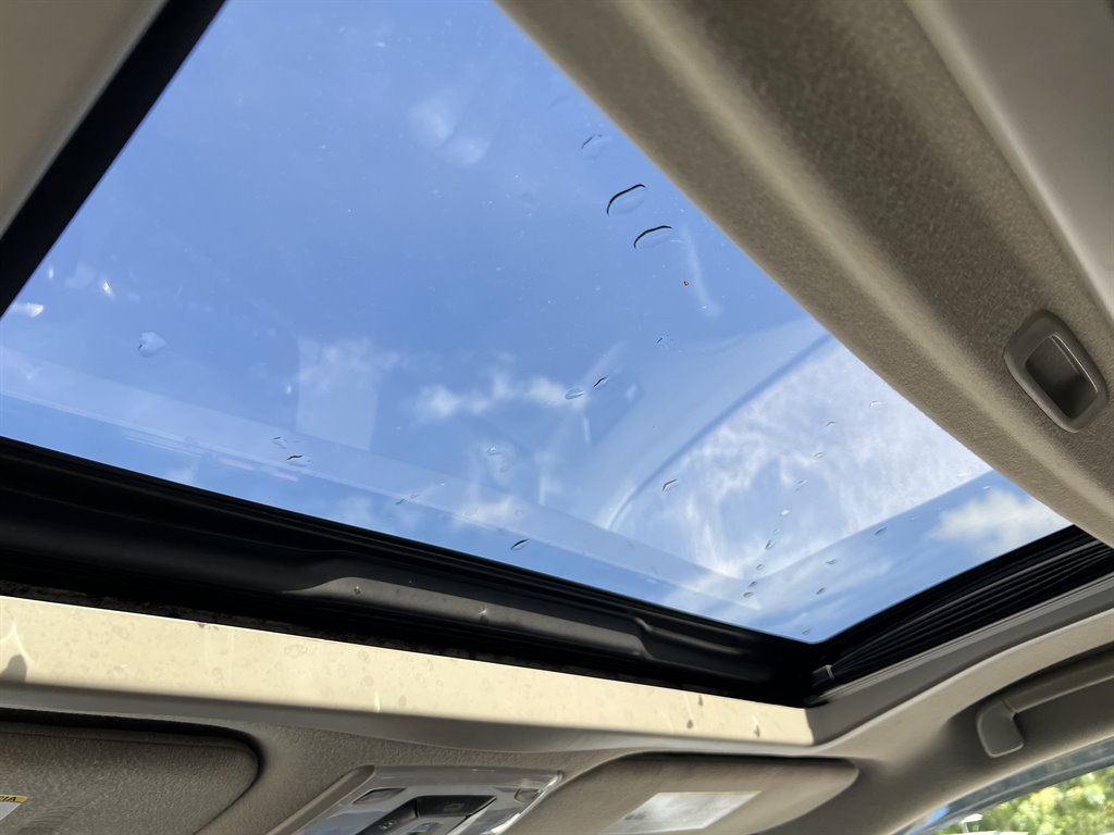 2014 Toyota Sienna - $20,600