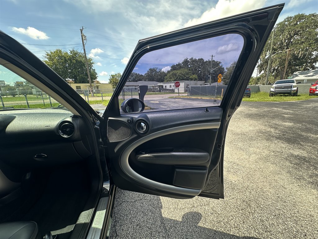 2014 MINI Countryman - $10,998