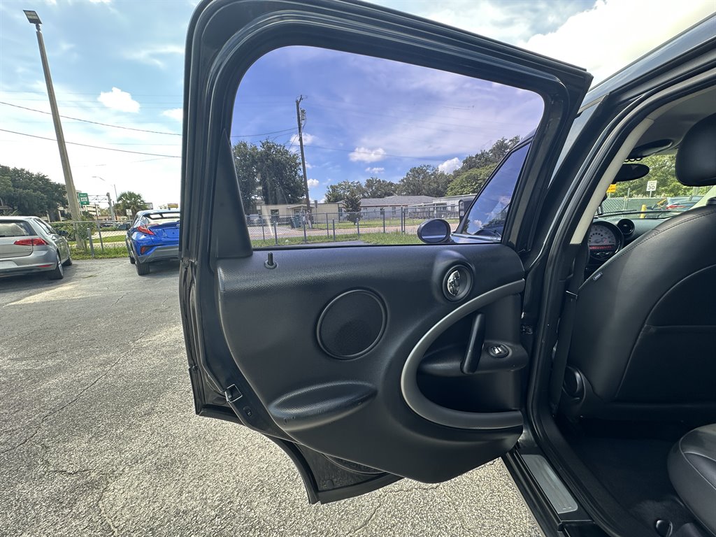 2014 MINI Countryman - $10,998