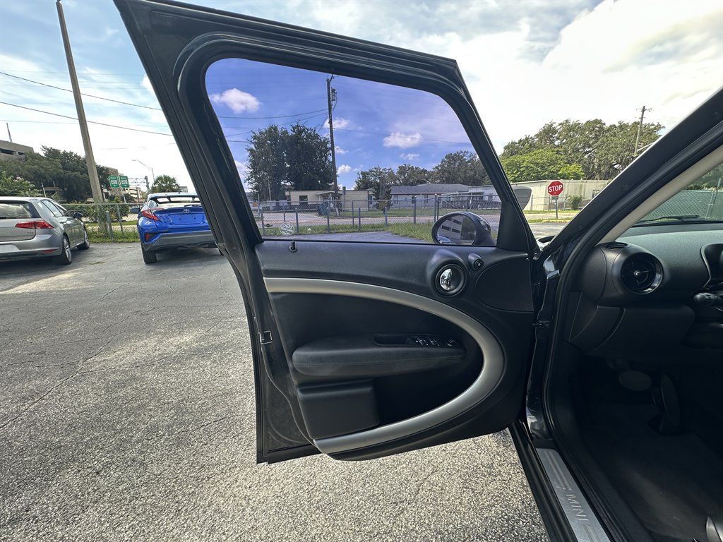 2014 MINI Countryman - $10,998