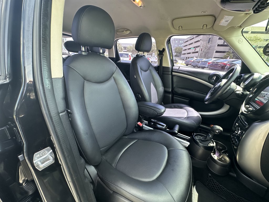 2014 MINI Countryman - $10,998