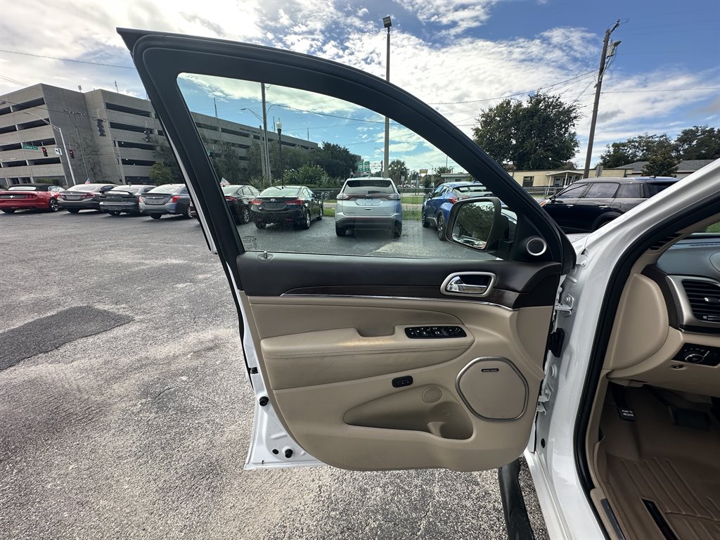 2017 Jeep Cherokee - $13,800