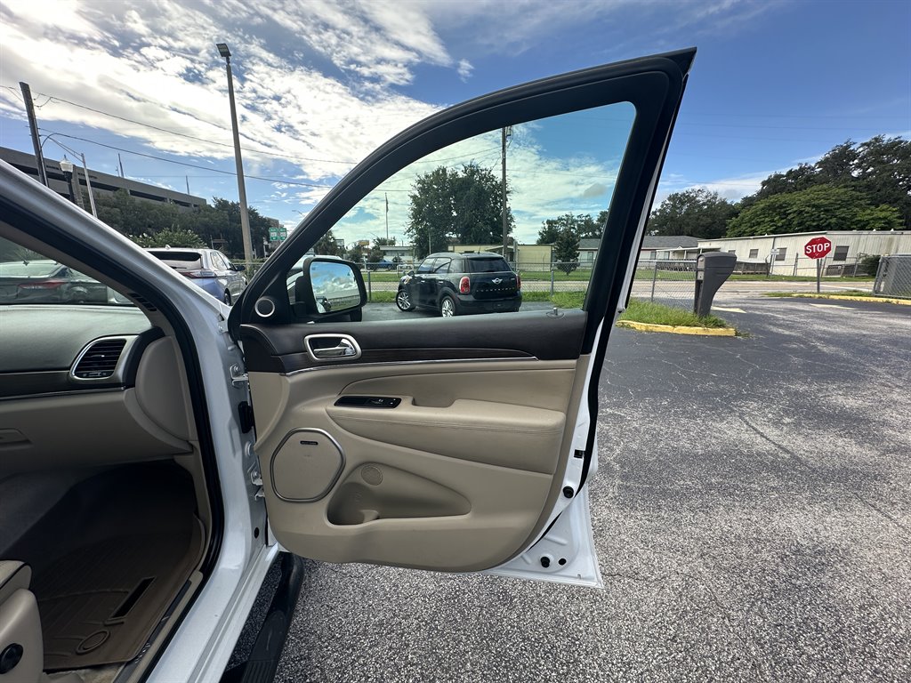 2017 Jeep Cherokee - $13,800