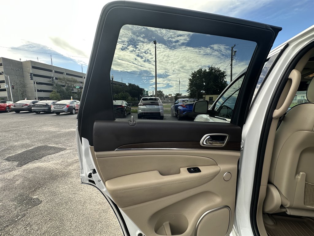 2017 Jeep Cherokee - $13,800