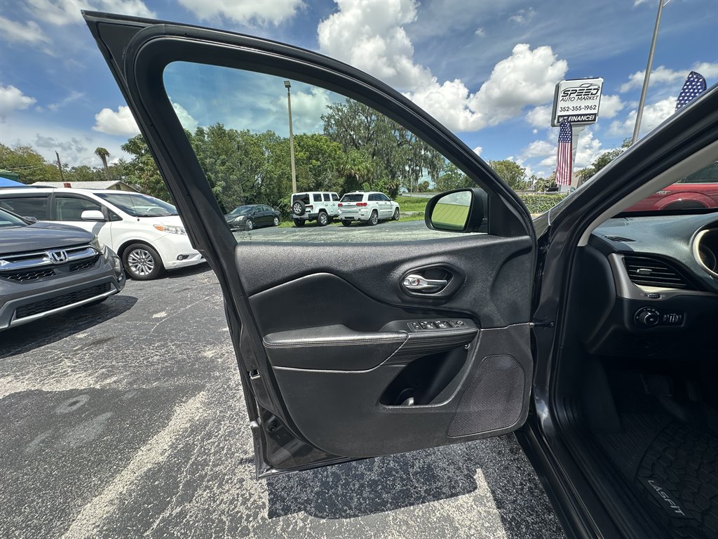 2016 Jeep Cherokee - $13,820