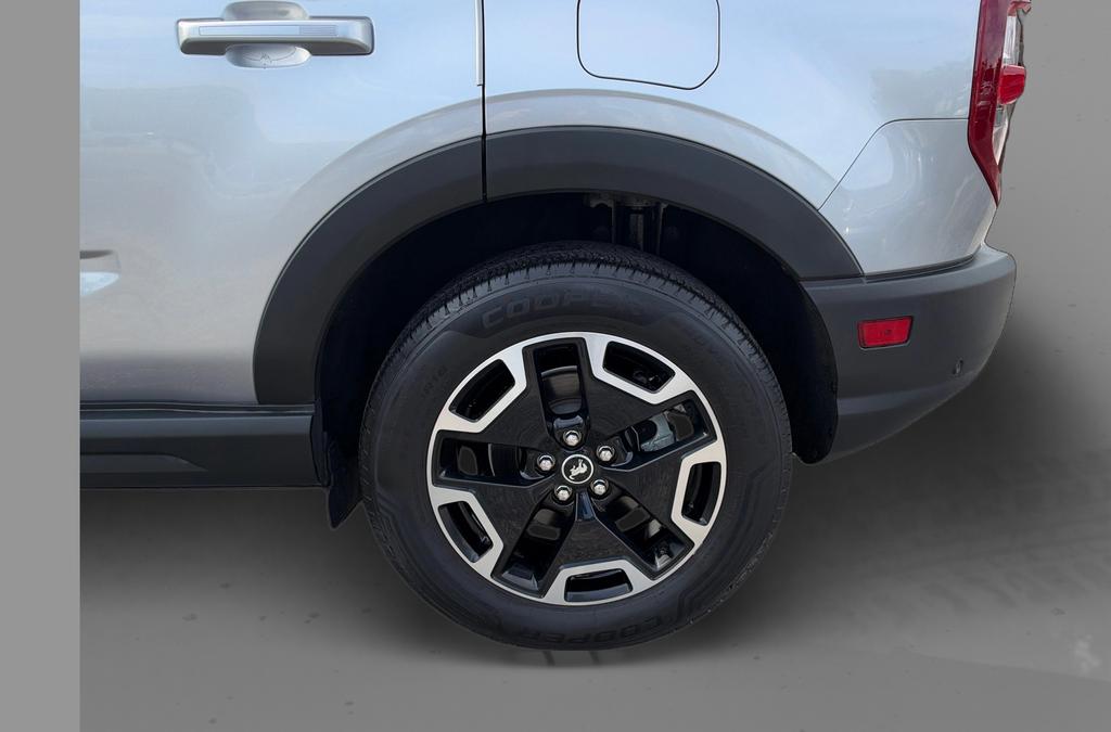 2022 Ford Bronco - $37,270