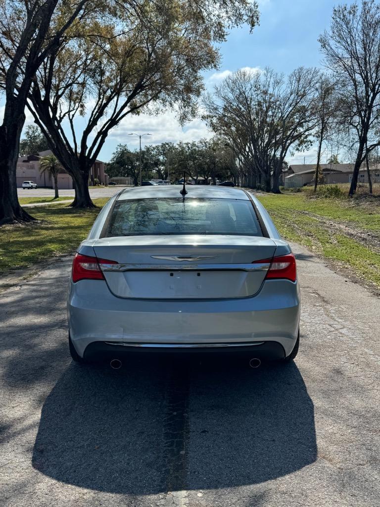 2013 Chrysler 200 Limited photo