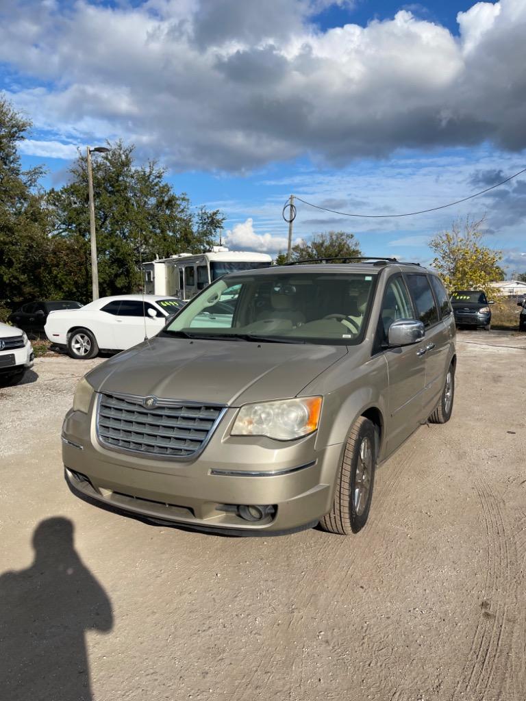 2009 Chrysler Town & Country Limited photo