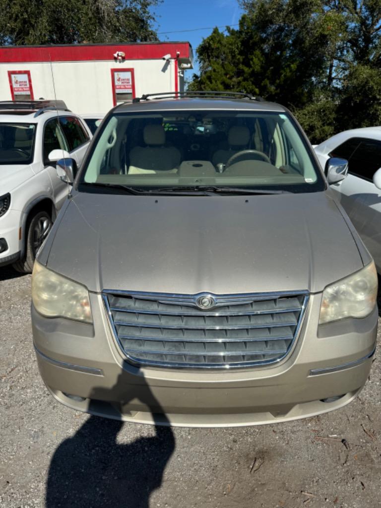 2009 Chrysler Town & Country Limited photo