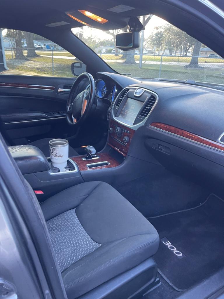 2012 Chrysler 300 photo
