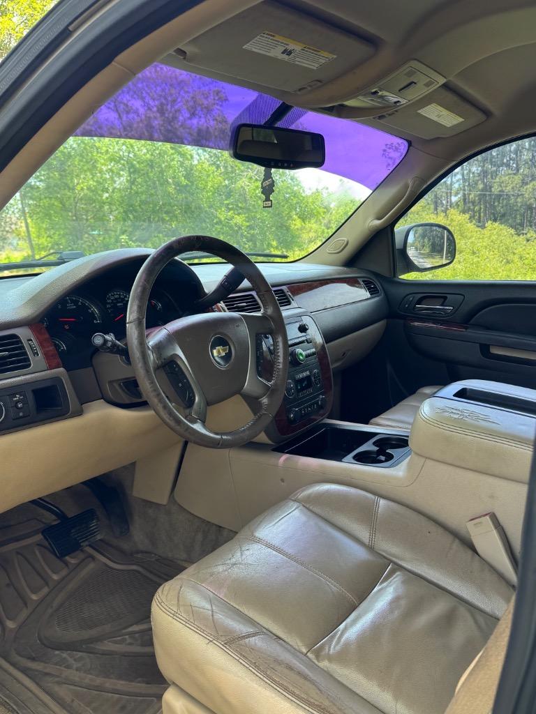 2013 Chevrolet Suburban LT 1500 photo