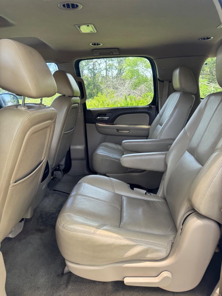 2013 Chevrolet Suburban LT 1500 photo