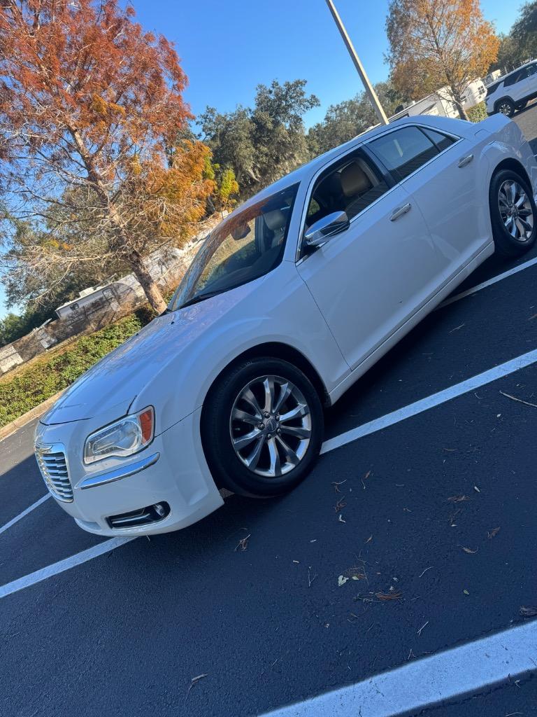 2014 Chrysler 300 - $3,499