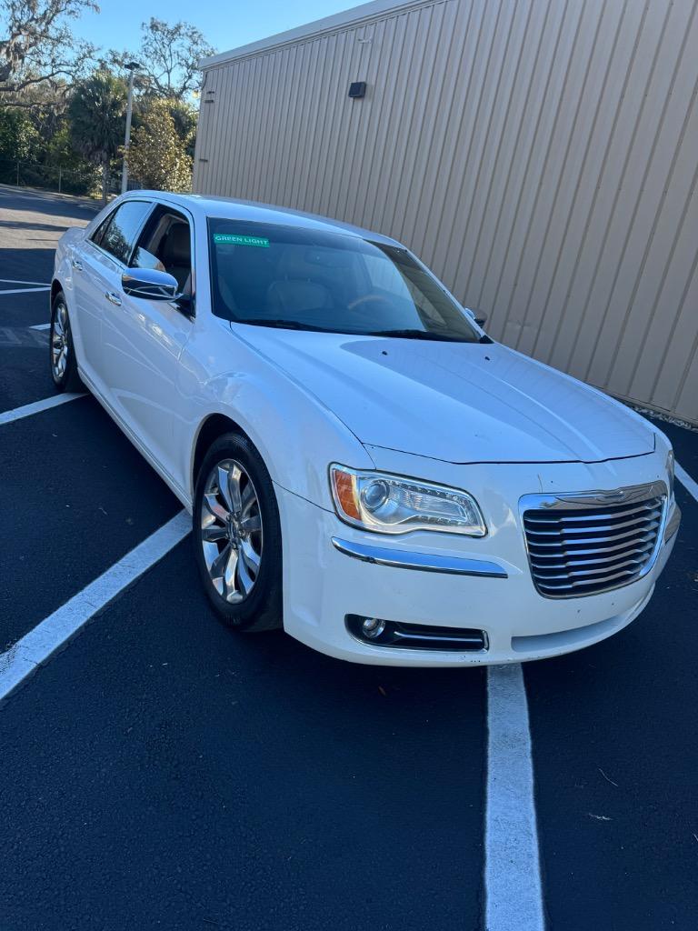 2014 Chrysler 300 - $3,499