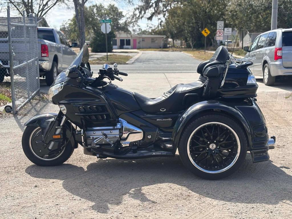 2003 Honda Gold Wing - $12,600