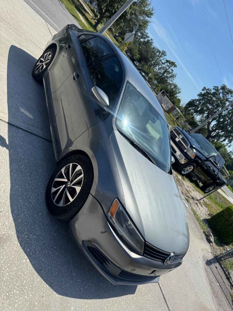 2011 Volkswagen Jetta - $3,699