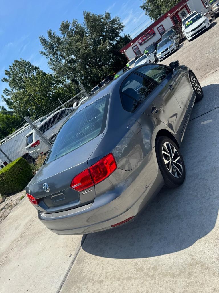 2011 Volkswagen Jetta - $3,699