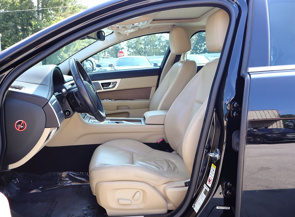 2013 Jaguar XF - $9,995