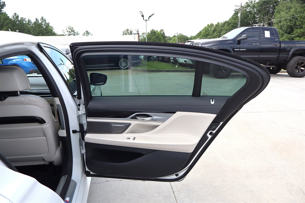 2020 BMW 740i - $23,995