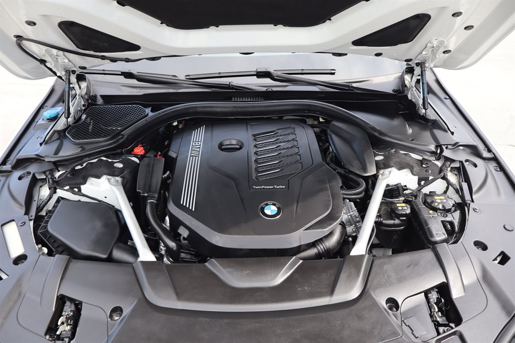 2020 BMW 740i - $23,995