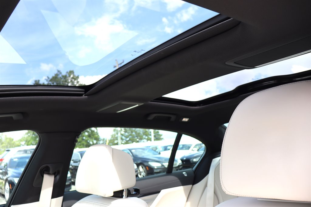 2020 BMW 740i - $23,995