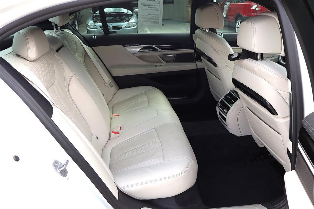 2020 BMW 740i - $23,995