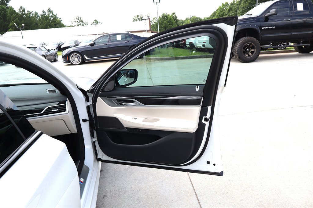 2020 BMW 740i - $23,995