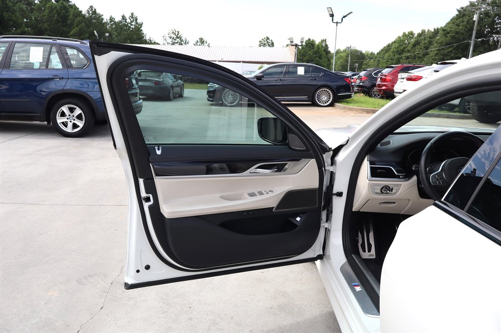 2020 BMW 740i - $23,995
