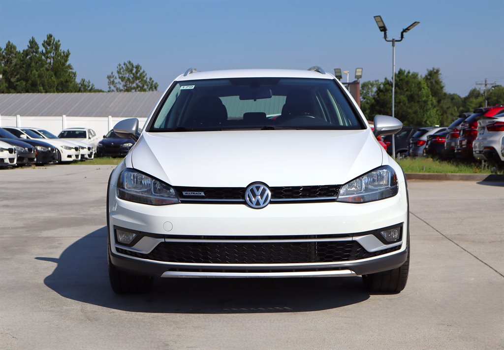 2019 Volkswagen Golf - $17,995
