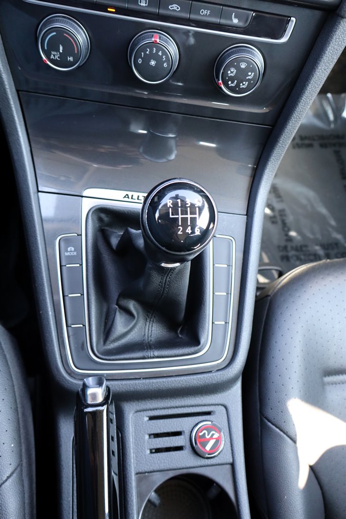 2019 Volkswagen Golf - $17,995
