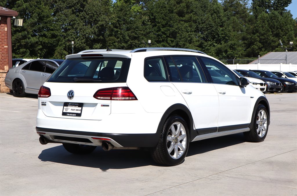 2019 Volkswagen Golf - $17,995
