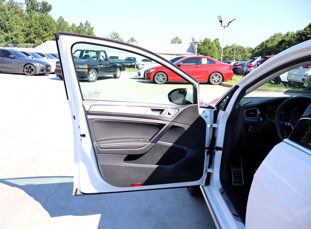 2019 Volkswagen Golf - $17,995