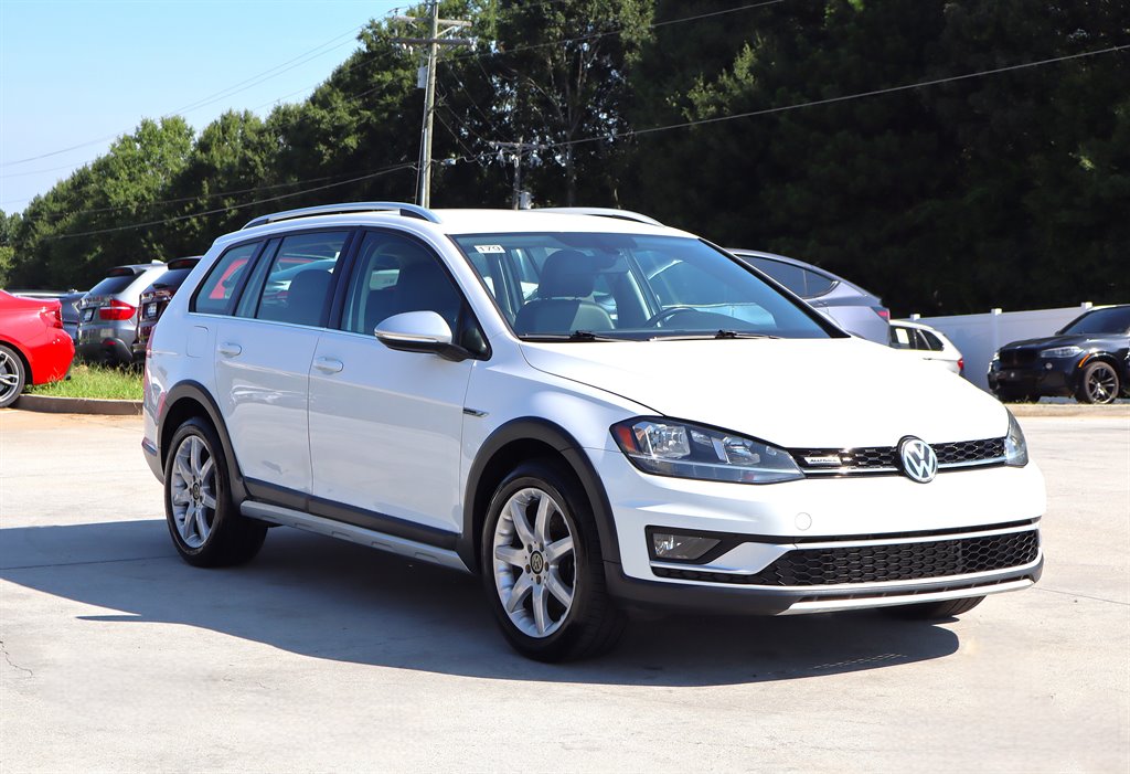 2019 Volkswagen Golf - $17,995