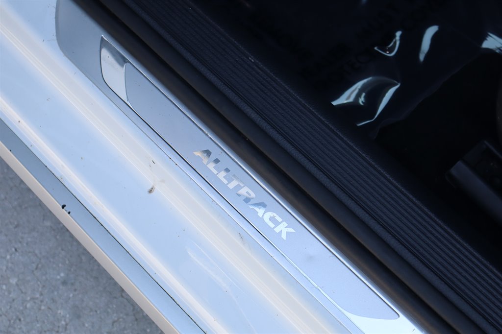 2019 Volkswagen Golf - $17,995