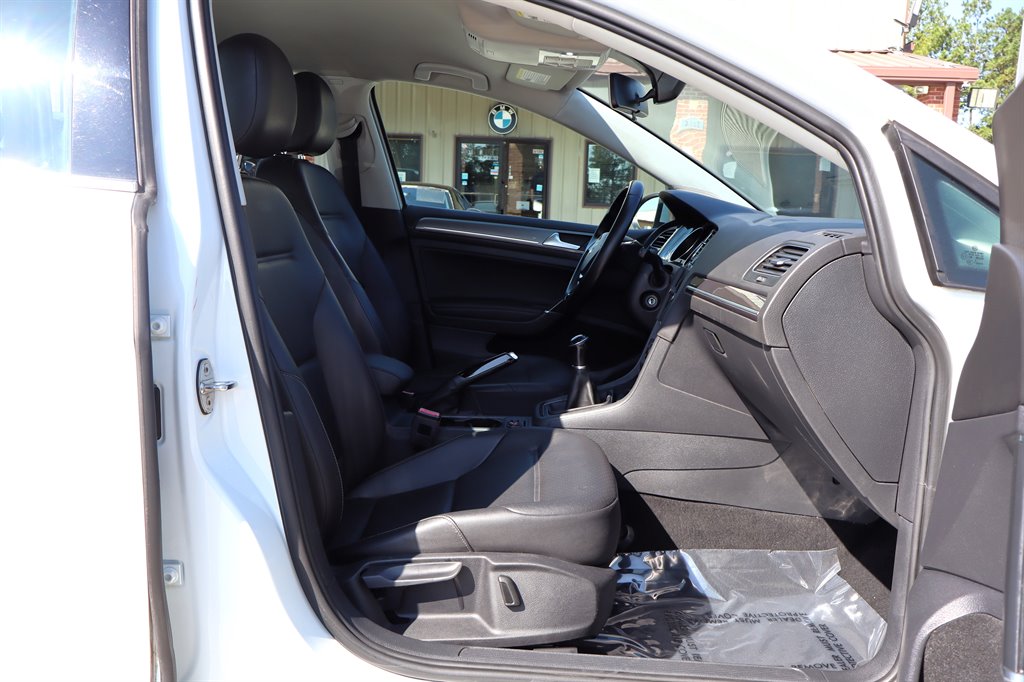 2019 Volkswagen Golf - $17,995
