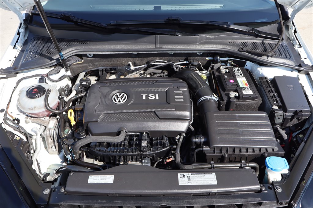 2019 Volkswagen Golf - $17,995