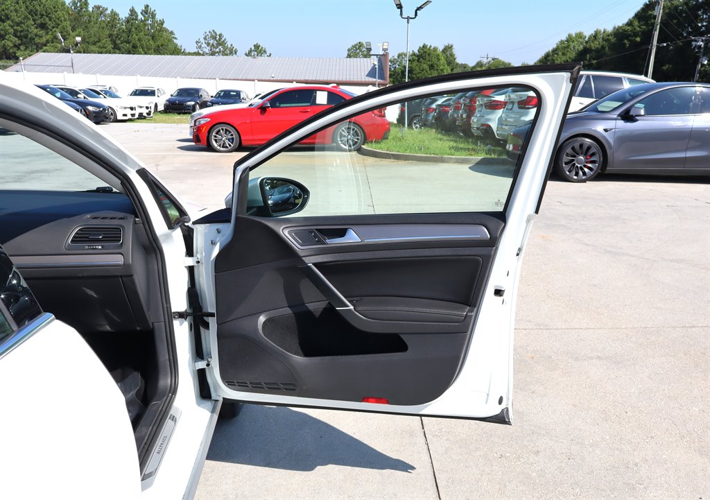 2019 Volkswagen Golf - $17,995