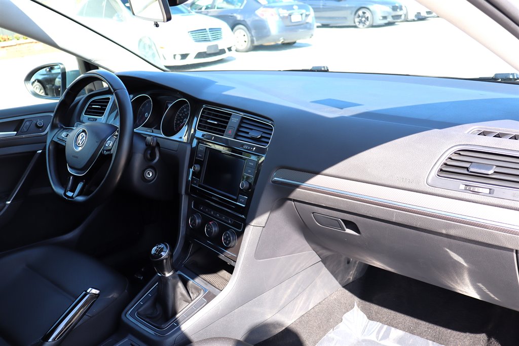 2019 Volkswagen Golf - $17,995