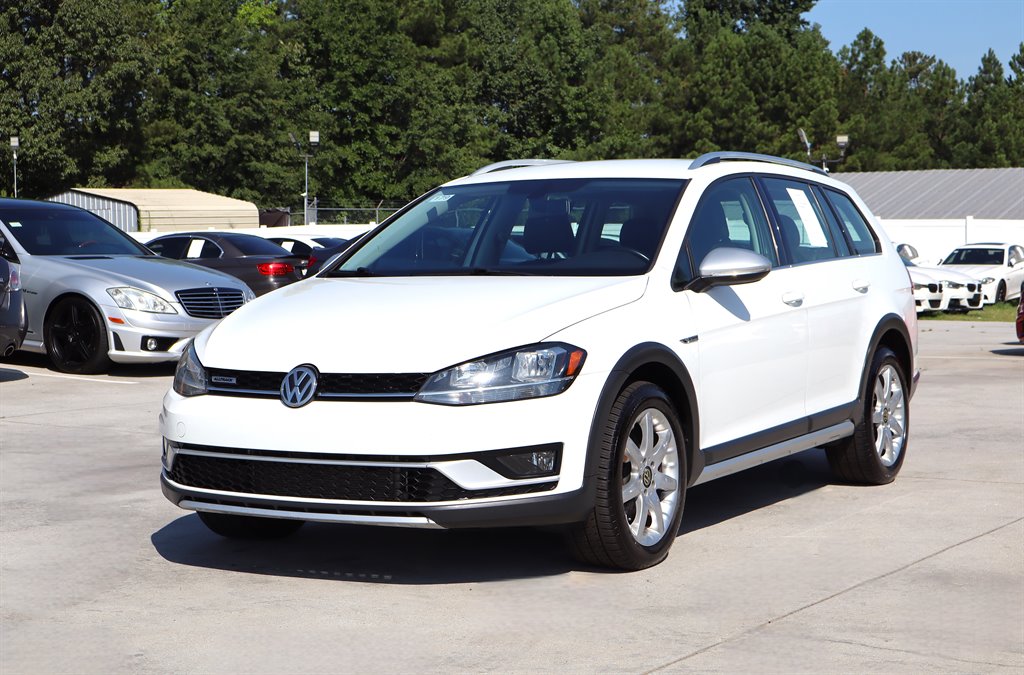 2019 Volkswagen Golf - $17,995