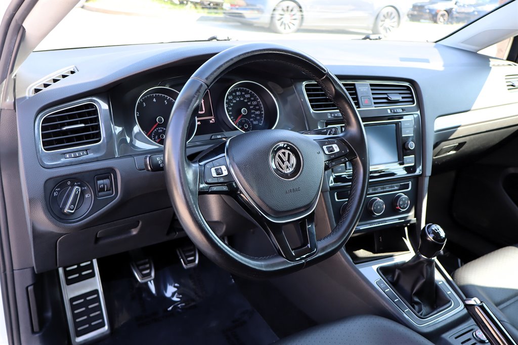 2019 Volkswagen Golf - $17,995